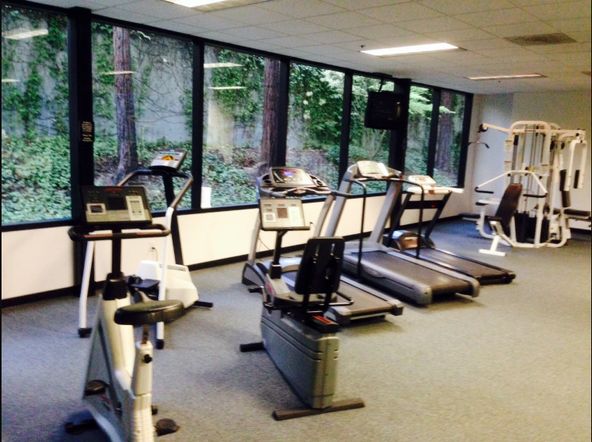 Regus - Fountaingrove: 3558 Round Barn Blvd, Santa Rosa, CA, 95403
